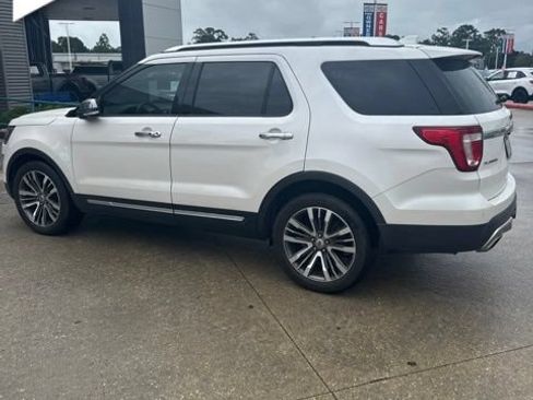 Used 2017 Ford Explorer Platinum AWD/4WD image 5