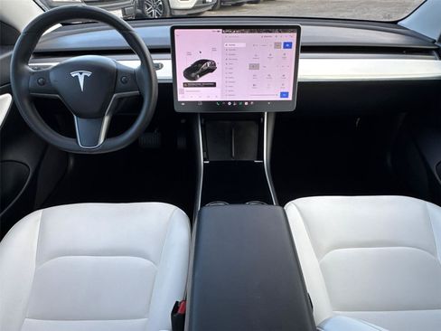 Used 2020 Tesla Model 3 Standard Range RWD image 22