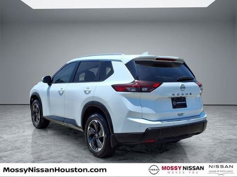 Certified 2025 Nissan Rogue SV w/ SV Premium Package FWD image 2