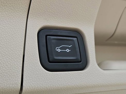 Used 2021 GMC Acadia Denali w/ Denali Technology Package image 22