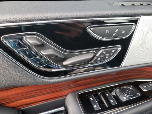 Used 2024 Lincoln Navigator Reserve image 22