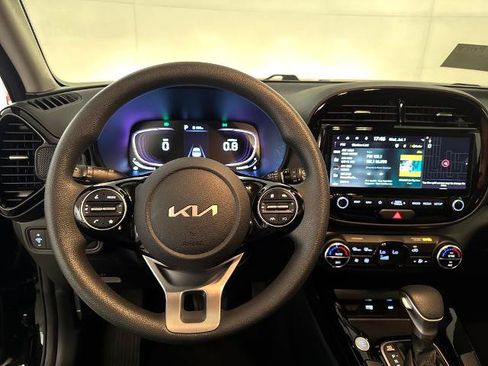 Used 2024 Kia Soul S FWD image 5