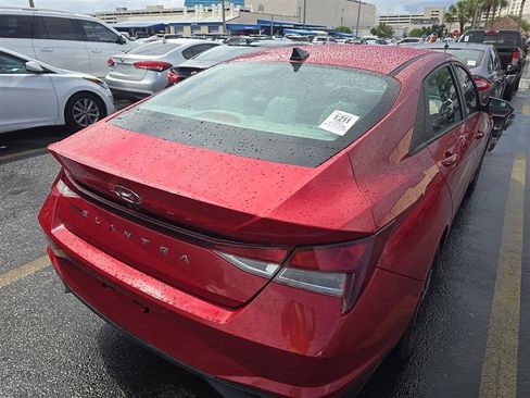 Used 2021 Hyundai Elantra SEL w/ Cargo Package FWD image 6