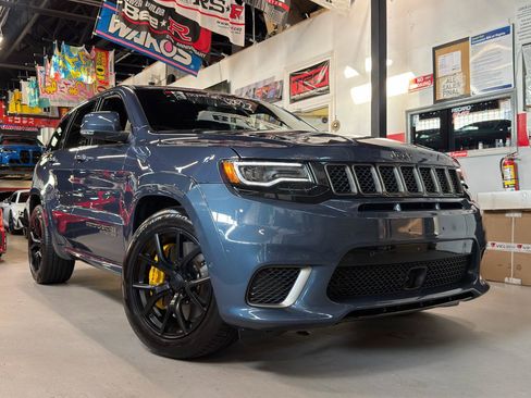 Used 2021 Jeep Grand Cherokee Trackhawk AWD/4WD image 1