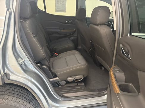 Used 2023 GMC Acadia SLE AWD/4WD image 20