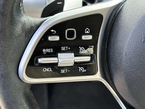 Used 2021 Mercedes-Benz GLB 250 w/ Premium Package image 24