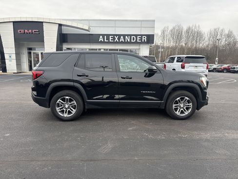 Used 2025 GMC Terrain Elevation image 2