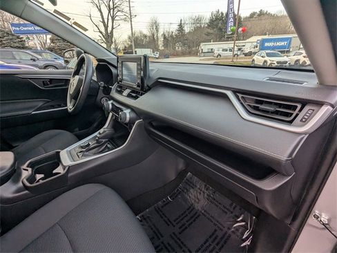 Used 2021 Toyota RAV4 LE image 23