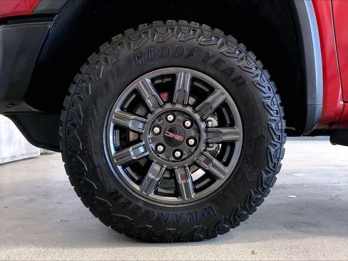 Used 2024 GMC Sierra 1500 AT4X image 8