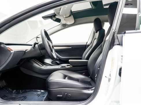 Used 2023 Tesla Model 3 Standard Range image 29