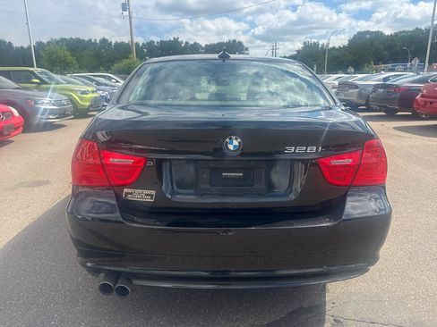 Used 2011 BMW 328i xDrive Sedan AWD/4WD image 6