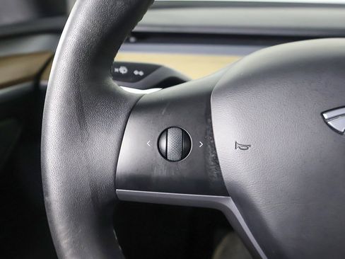 Used 2023 Tesla Model Y Long Range image 38