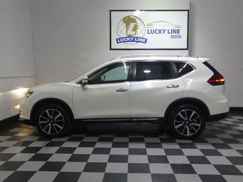 Used 2017 Nissan Rogue SL w/ SL Premium Package AWD/4WD image 7
