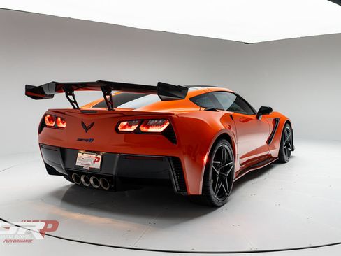 Used 2019 Chevrolet Corvette ZR1 RWD image 3