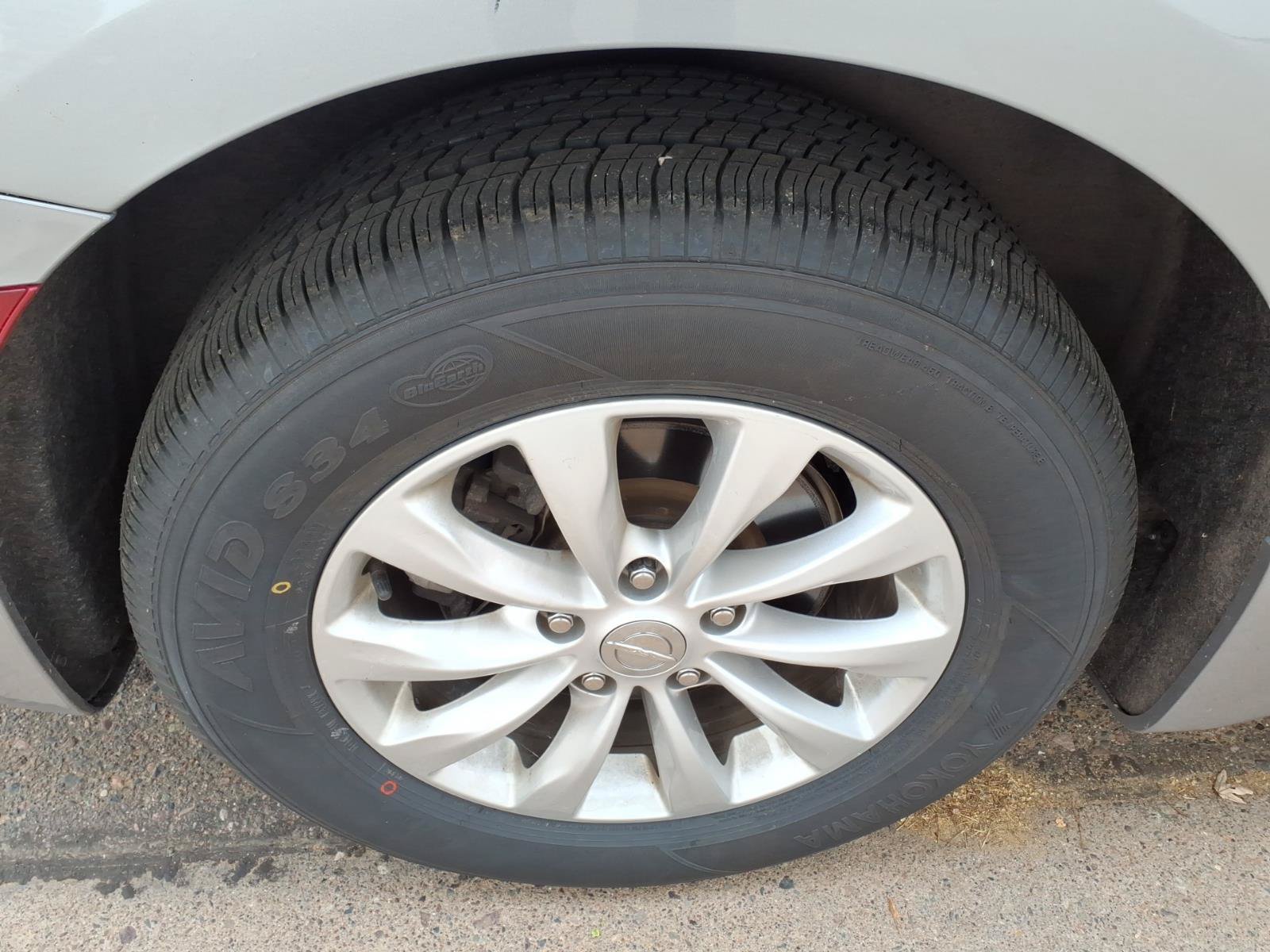 Used 2019 Chrysler Pacifica Touring Plus w/ Cold Weather Group FWD image 21
