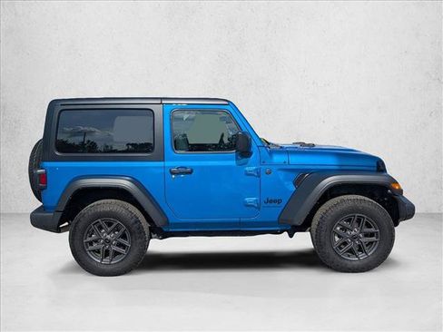 Used 2025 Jeep Wrangler Sport AWD/4WD image 4