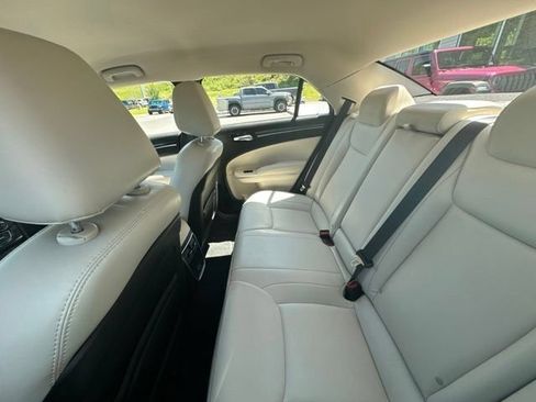Used 2020 Chrysler 300 Touring L w/ Quick Order Package 2EF RWD image 34
