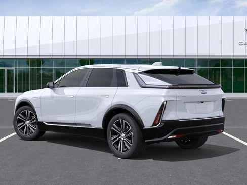 New 2027 Cadillac Lyriq Luxury RWD image 3