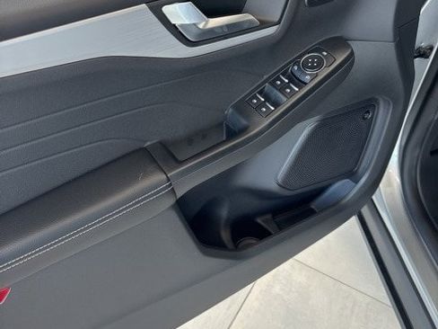 New 2024 Ford Escape SE w/ PHEV Premium Package image 11