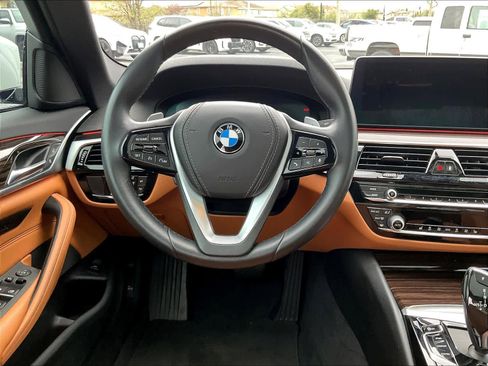 Used 2023 BMW 540i w/ Convenience Package image 8