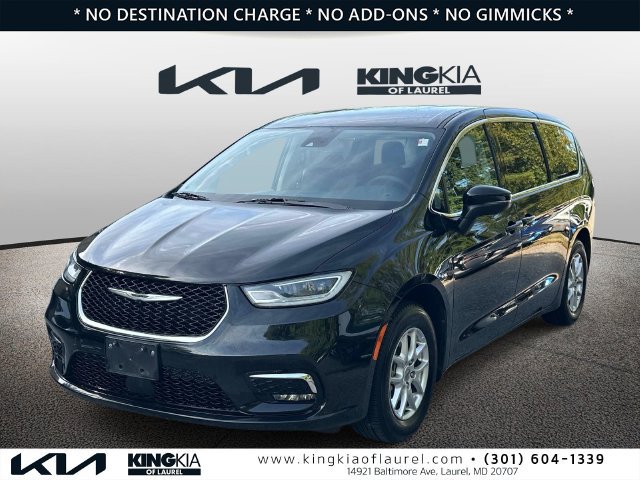 Used 2023 Chrysler Pacifica Touring-L FWD image 26