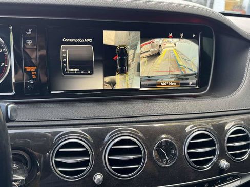 Used 2017 Mercedes-Benz S 550 Sedan image 29