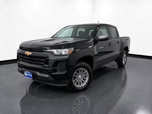 Used 2023 Chevrolet Colorado LT AWD/4WD image 1