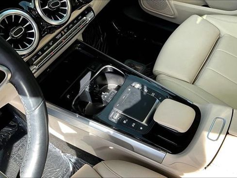 Used 2023 Mercedes-Benz GLB 250 4MATIC image 18