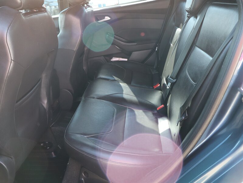 Used 2018 Ford Focus ST w/ Equipment Group 402A FWD image 22