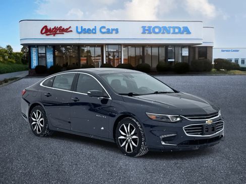 Used 2017 Chevrolet Malibu LT w/ Leather Package image 7