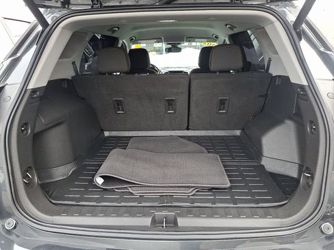 Used 2021 GMC Terrain SLE w/ Driver Convenience Package image 28