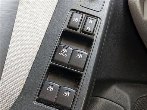 Used 2015 Subaru Forester 2.5i Premium w/ All-Weather Package image 6