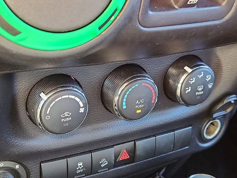 Used 2015 Jeep Wrangler Unlimited Sport w/ Quick Order Package 24S AWD/4WD image 6