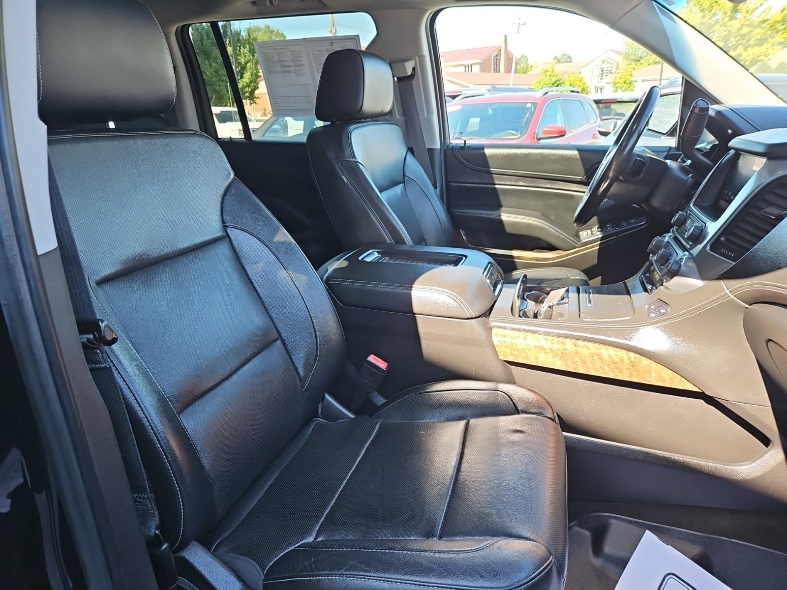Used 2017 Chevrolet Suburban Premier AWD/4WD image 33