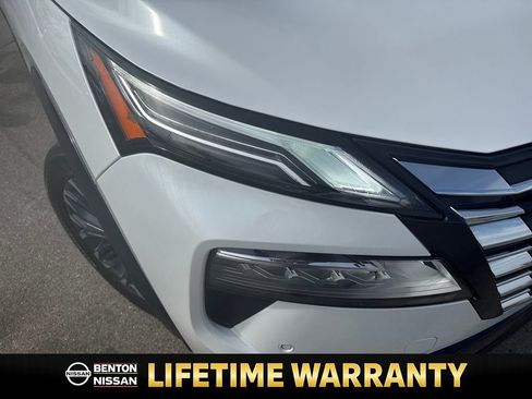 Certified 2025 Nissan Rogue Platinum w/ Platinum Premium Package image 37