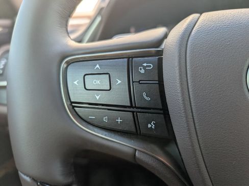 Used 2020 Lexus ES 350 Ultra Luxury w/ Accessory Package 2 FWD image 17