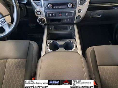 Used 2021 Nissan Titan SV w/ SV Convenience Package image 18