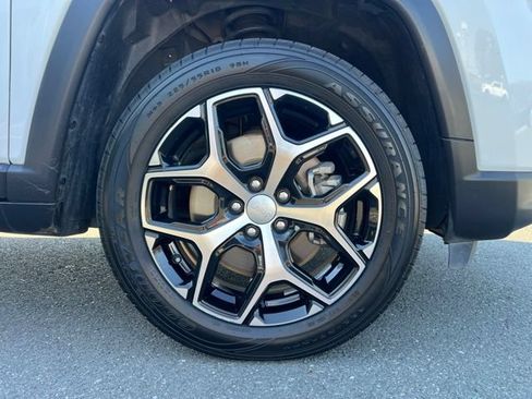 Used 2024 Jeep Compass Limited AWD/4WD image 4