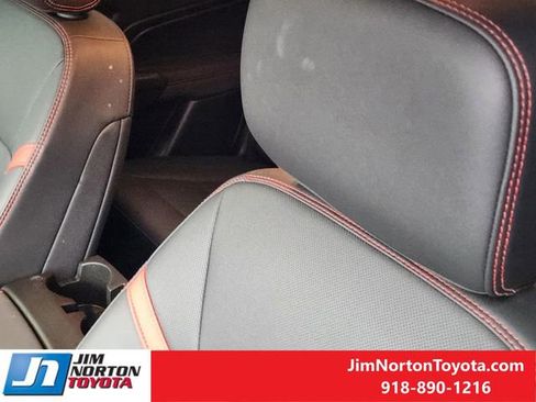 Used 2025 Chevrolet Colorado Z71 w/ Z71 Convenience Package 2 image 16