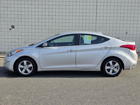 Used 2013 Hyundai Elantra GLS w/ Preferred Pkg FWD image 3