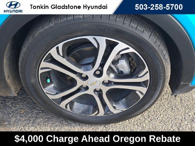 Used 2020 Chevrolet Bolt Premier w/ Infotainment Package FWD image 9