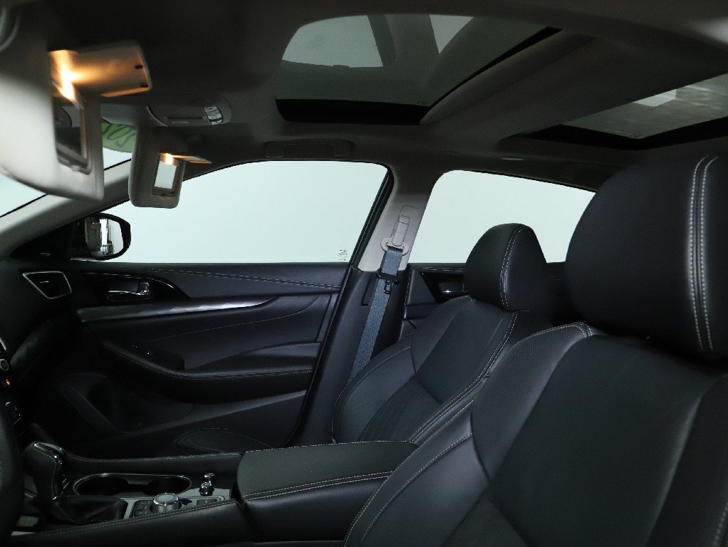 Used 2023 Nissan Maxima Platinum w/ Sport Mat Group FWD image 23
