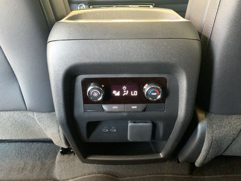 New 2026 Chevrolet Traverse Z71 w/ Driver Confidence Package AWD/4WD image 16