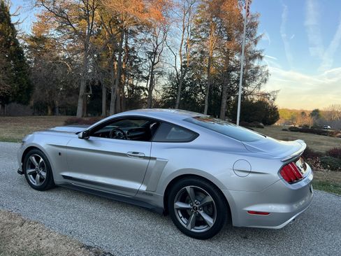 Used 2015 Ford Mustang Coupe w/ Equipment Group 051A image 7