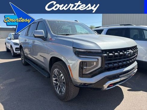 Used 2025 Chevrolet Suburban Z71 AWD/4WD image 1