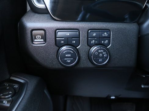 Used 2025 Chevrolet Silverado 2500 LT w/ All Star Edition image 12