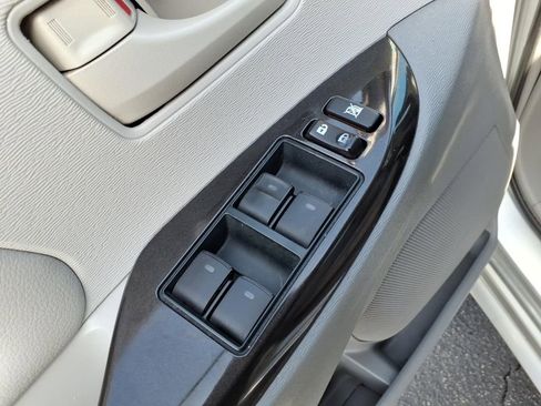 Used 2014 Toyota Sienna LE image 10