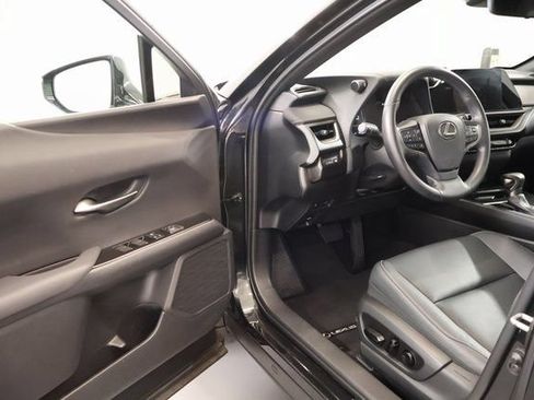 Used 2024 Lexus UX 250h FWD image 9