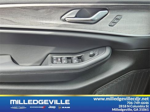 New 2025 Jeep Grand Cherokee Limited w/ Black Appearance Package image 32