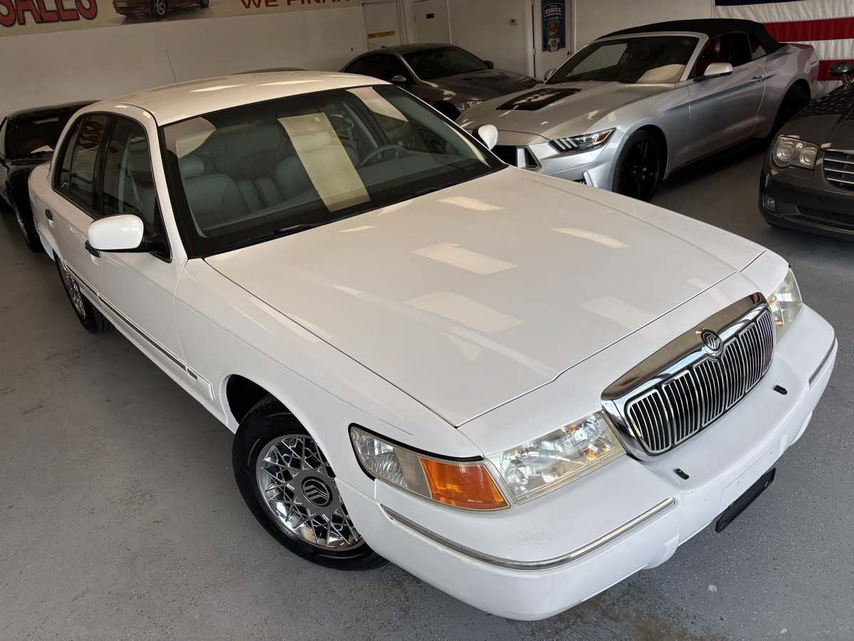 Used 2002 Mercury Grand Marquis GS RWD image 5